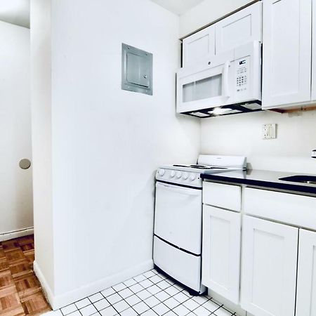 Times Square Manhattan - Private Room In 2 Bedroom Apartment New York Eksteriør billede
