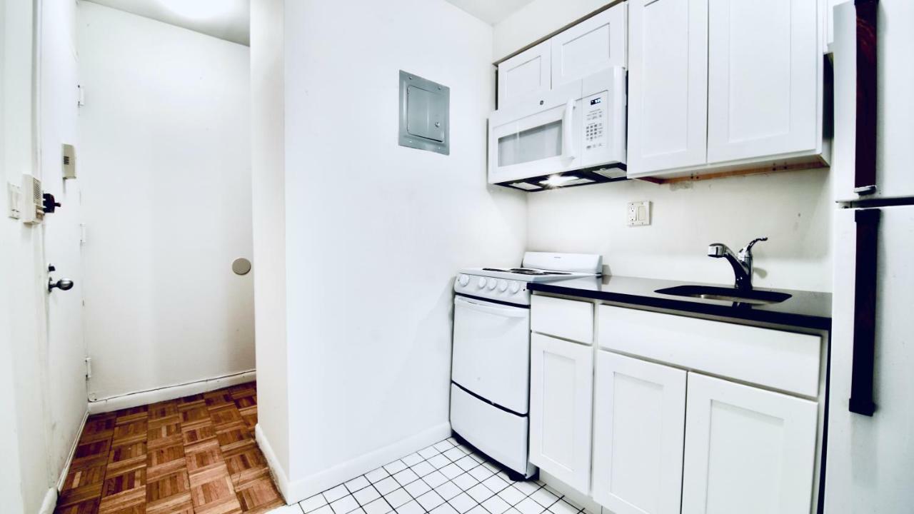 Times Square Manhattan - Private Room In 2 Bedroom Apartment New York Eksteriør billede